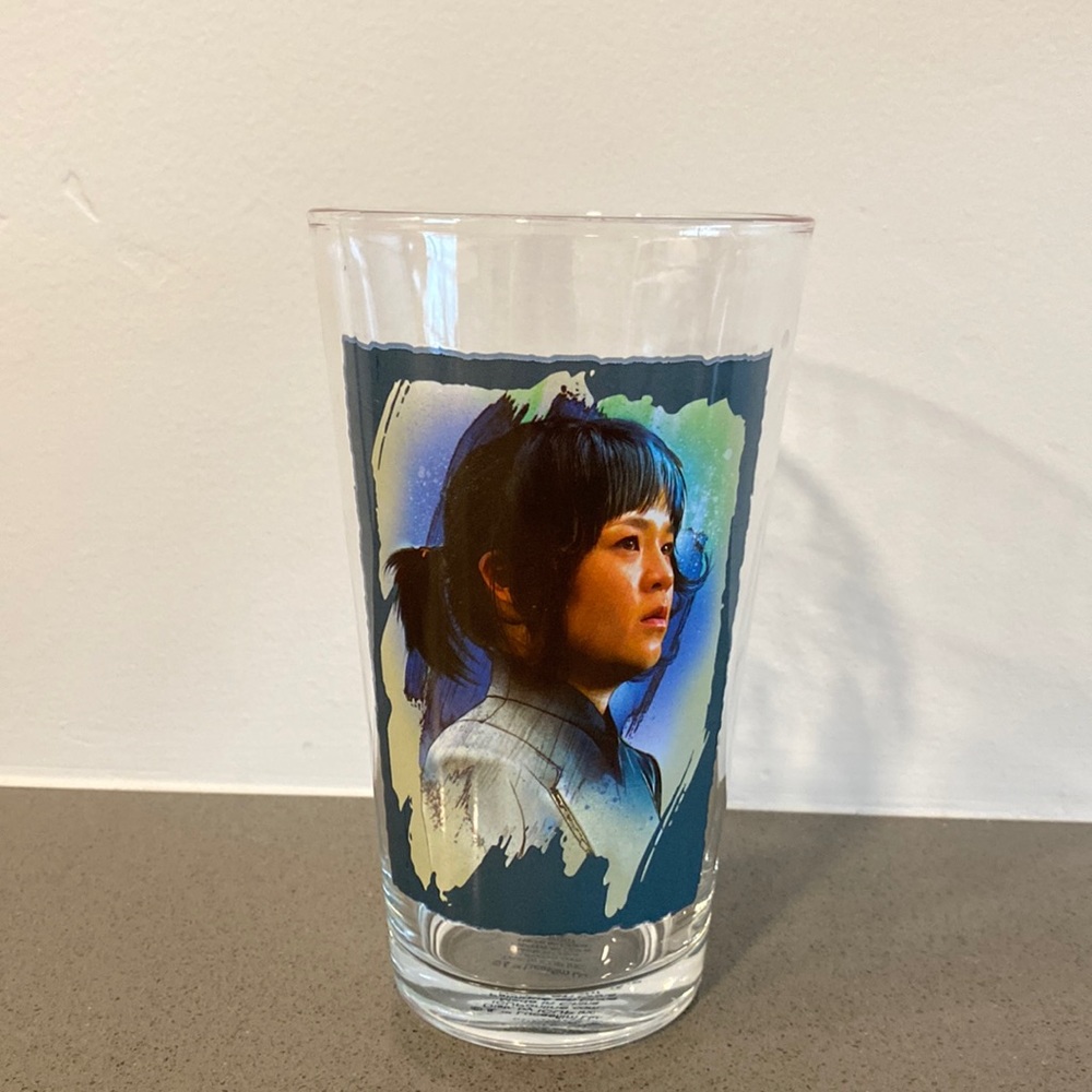 STAR WARS The Last Jedi Pint Glass -Rose Tico